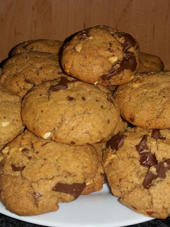 A picture of Crunchy Peanut Butter and Chocolate Cookies.