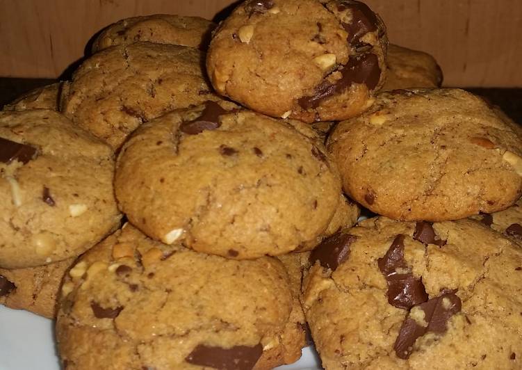 Simple Way to Make Perfect Crunchy Peanut Butter and Chocolate Cookies