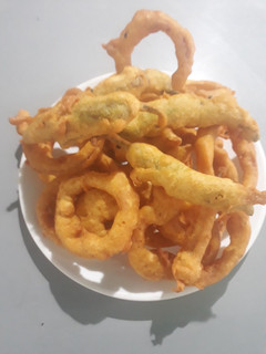 A picture of Onion pakode.