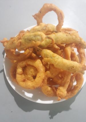 A picture of Onion pakode.
