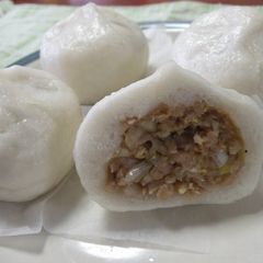 A picture of Steamed Pork Buns with Rice Flour for Wheat Allergies.