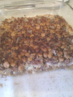A picture of Betty's bomb cookie bars.