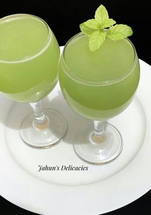 A picture of Mint-Lemonade.
