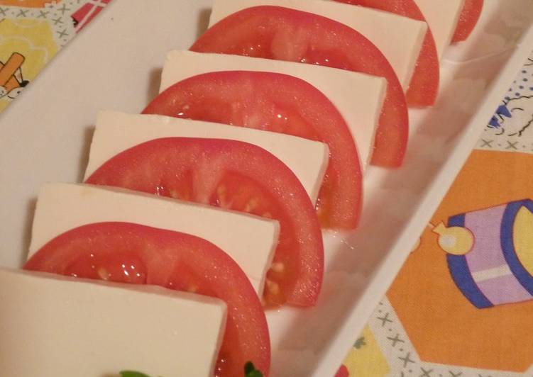 Steps to Make Award-winning Caprese-Style Salad with Tomato &amp; Drained Tofu