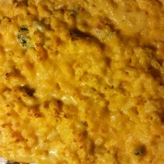 A picture of Brocolli Mac and cheese.