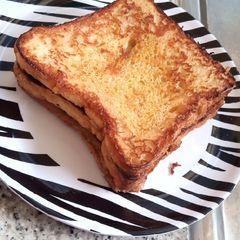 A picture of Eggless french toast.