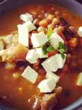 Quinchonchos (gandules) con paticas de cochino