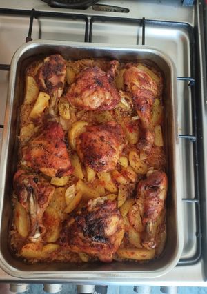 1933. Savanyú káposzta krumpli ágyon sült csirke comb! recept fotója
