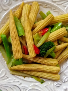 【簡易好吃10分鐘上菜】🇹🇼椒塩玉米筍 的食譜成品照片