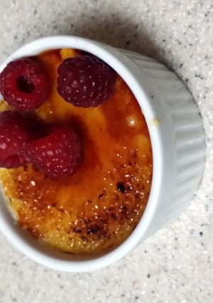 A picture of White Chocolate Vanilla Bean Cream Brulee.