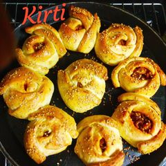 Wheat flour rose buns A picture of Wheat flour rose buns.