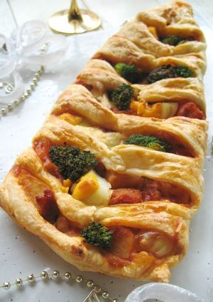 A picture of Merry Christmas! Tree Shaped Gratin Pie.