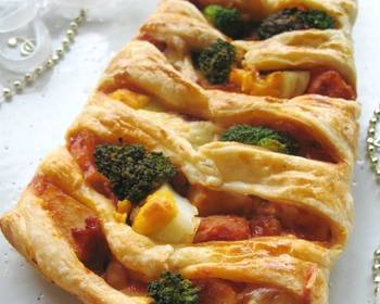 Fast Cooking Methods Merry Christmas Tree Shaped Gratin Pie Delicious and Healthy