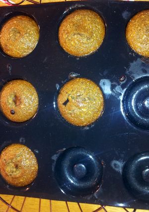 A picture of oatmeal spice cake.