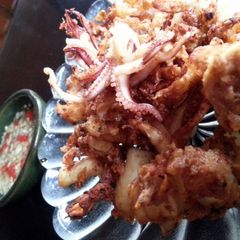 A picture of five spiced squid.