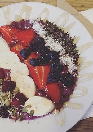 A picture of Berry Smoothie Bowl.