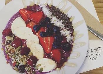 Easiest Way to Recipe Delicious Berry Smoothie Bowl