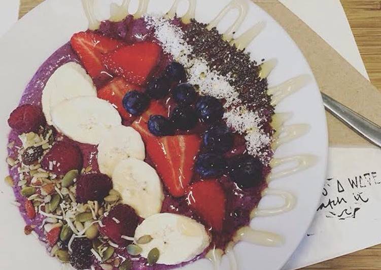 Simple Way to Prepare Ultimate Berry Smoothie Bowl