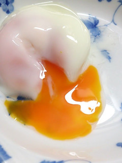 A picture of Poached Eggs in the Microwave.
