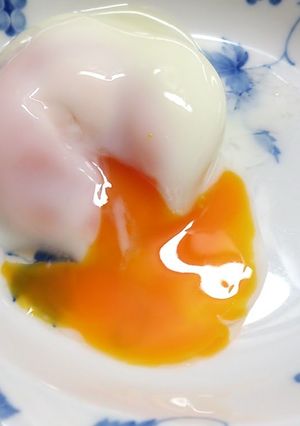 A picture of Poached Eggs in the Microwave.