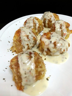 A picture of Crispy Cheese Meatballs.