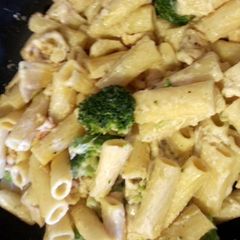 A picture of Chicken & Broccoli Ragatoni.
