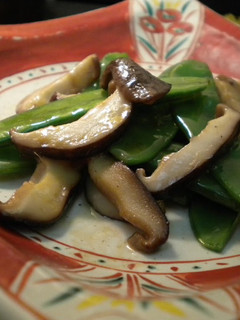 A picture of Butter-Soy Sauce Stir-fry with Snow Peas and Shiitake.