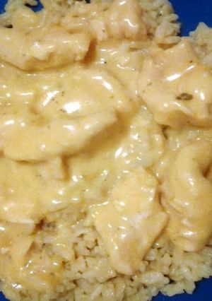 A picture of Crockpot Creamy Cheesy Chicken.