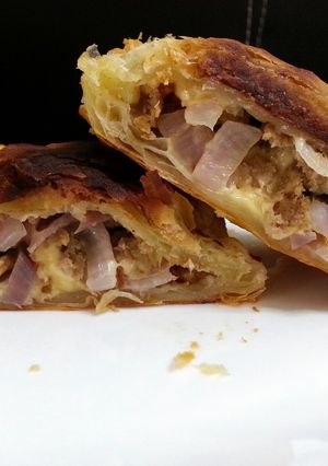 A picture of Onion And Meatloaf Puff Pastry.