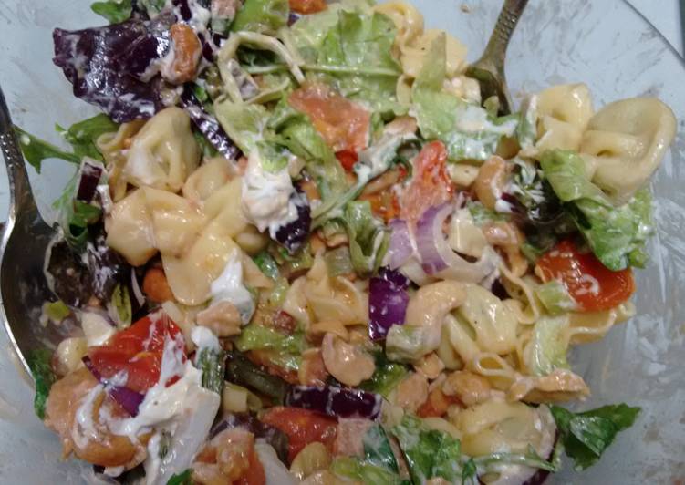 Goatcheese tortellini pasta salad