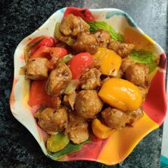 A picture of Soya chunks.