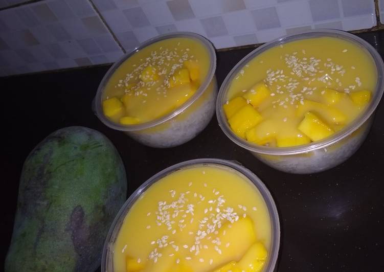 Langkah Mudah untuk Menyiapkan Sticky mango rice #tantanganakhirtahun, Lezat Sekali