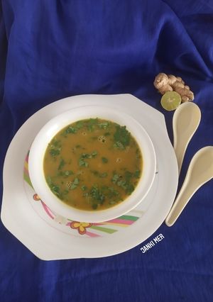 મગ નું સૂપ (Moong Soup Recipe In Gujarati) રેસીપી મુખ્ય ફોટો