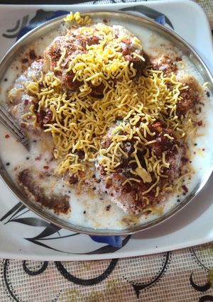 A picture of Dahi vada.