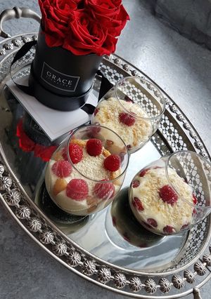 Une photo de Tiramisu Framboises / chocolat blanc
