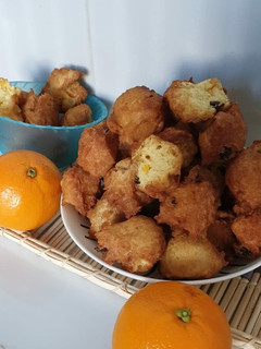 Una foto de Buñuelos de naranja caseros y muy crujientes