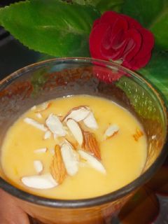 मैंगो शेक (Mango Shake recipe in hindi) रेसिपी मुख्य फोटो