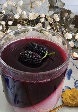 Hình của món Pannacotta dâu tằm (bột pannacotta pha sẵn).