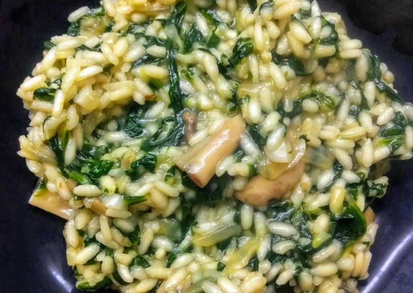 Risotto de champiñones y espinaca