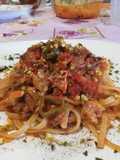 Linguine con Triglie, Pomodorini Freschi e Granella di Pistacchi