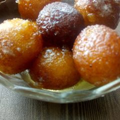 A picture of #gulab jamun.