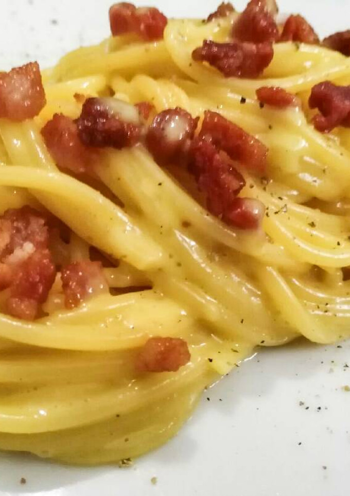 Una foto de Auténtica carbonara de los mejores chefs italianos