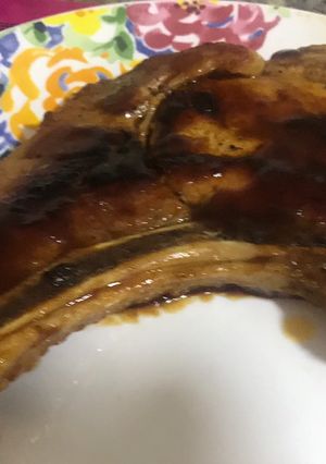 Una foto de Chuleta de cerdo con salsa de tamarindo