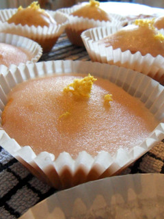 A picture of Lemon Drizzle Cake.