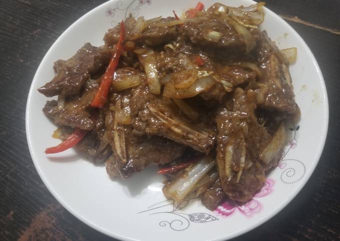 Steps to Prepare Quick Chinese Stir Fry Black Pepper Beef Ribs 黑椒牛仔骨