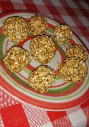 Una foto de Cocadas de avena con dulce de leche