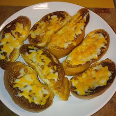 A picture of 3 min garlic cheese bread.