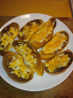 A picture of 3 min garlic cheese bread.