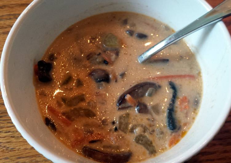 7 Delicious Homemade Creamy mushroom and wild rice soup