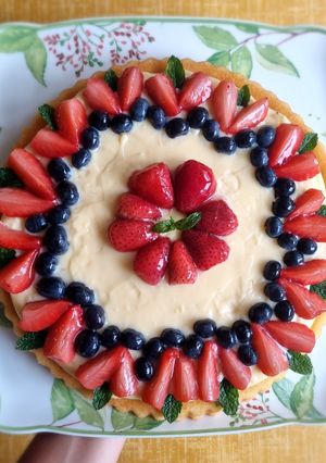 Foto di Crostata morbida con crema al limoncello e frutta fresca